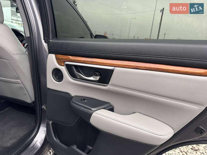 Позашляховик / Кросовер Honda CR-V 2017 в Стрию