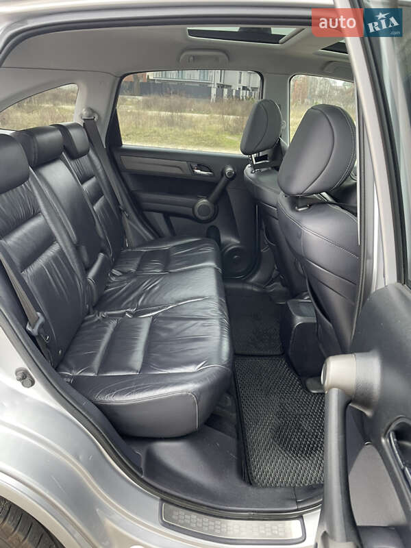 Позашляховик / Кросовер Honda CR-V 2011 в Києві