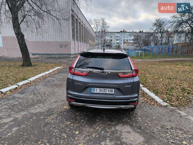 Внедорожник / Кроссовер Honda CR-V 2016 в Полтаве
