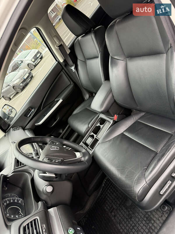 Позашляховик / Кросовер Honda CR-V 2015 в Києві