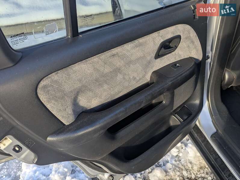 Позашляховик / Кросовер Honda CR-V 2003 в Трускавці фото 11 Позашляховик / Кросовер Honda CR-V 2003 в Трускавці