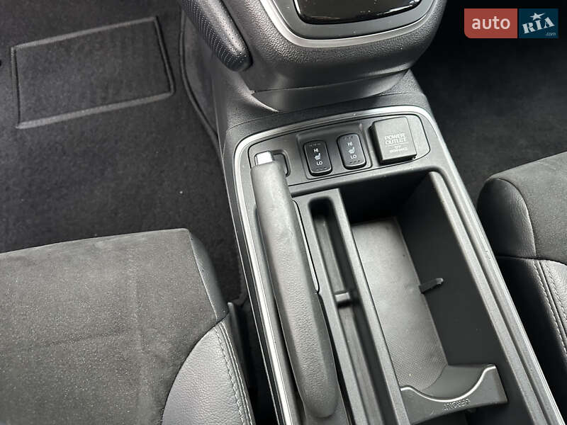 Внедорожник / Кроссовер Honda CR-V 2017 в Киеве