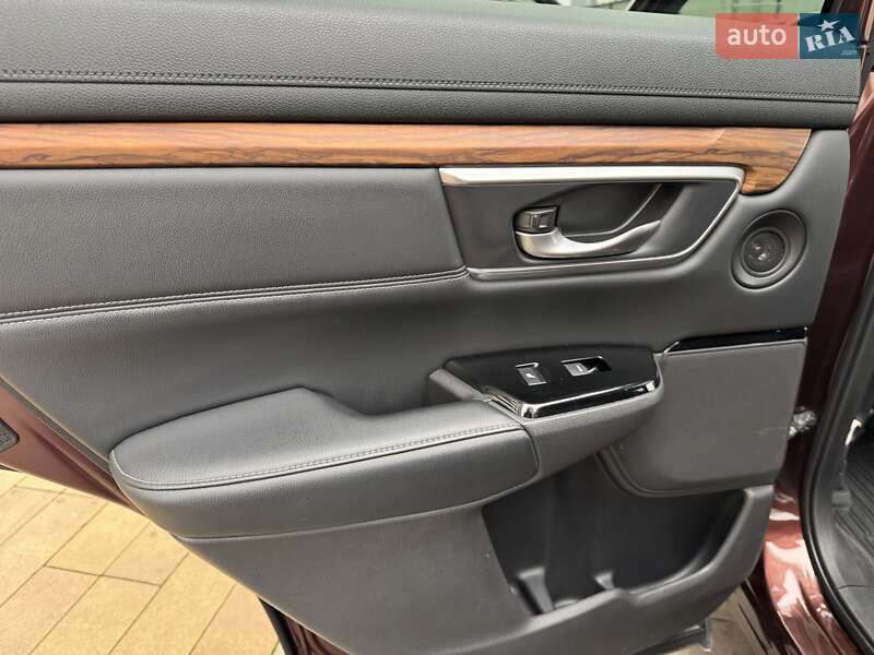 Внедорожник / Кроссовер Honda CR-V 2018 в Киеве