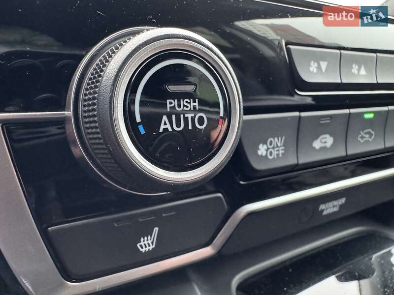 Внедорожник / Кроссовер Honda CR-V 2018 в Киеве