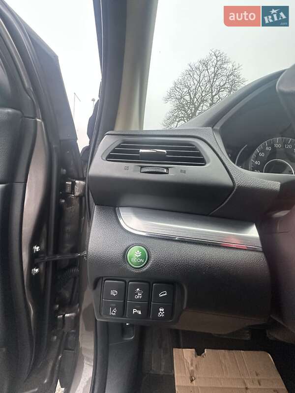 Позашляховик / Кросовер Honda CR-V 2016 в Городенці