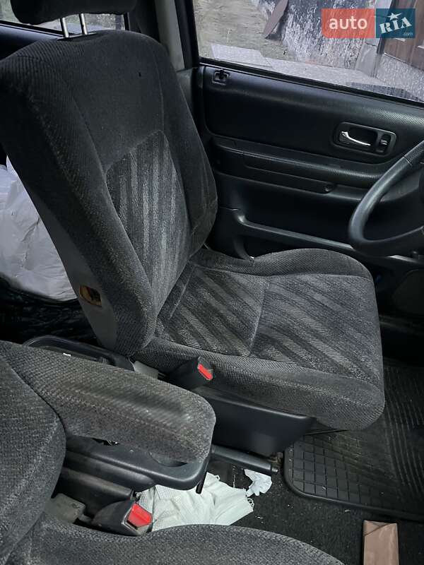 Внедорожник / Кроссовер Honda CR-V 1999 в Днепре фото 7 Внедорожник / Кроссовер Honda CR-V 1999 в Днепре