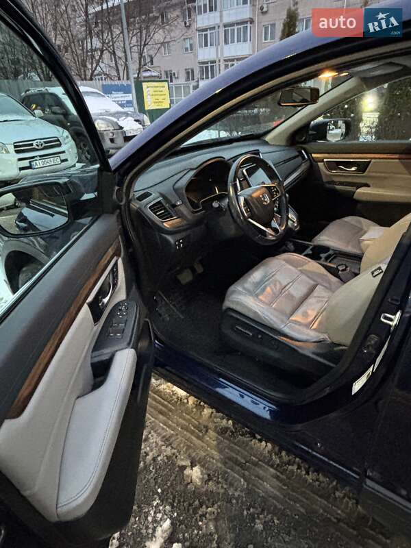 Внедорожник / Кроссовер Honda CR-V 2017 в Киеве