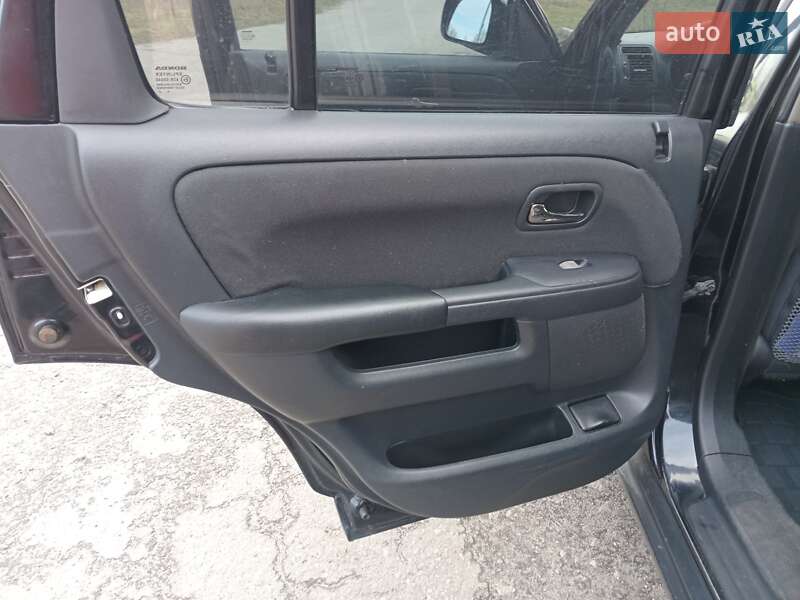 Внедорожник / Кроссовер Honda CR-V 2005 в Кременчуге