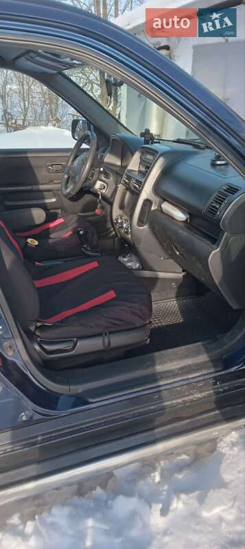 Внедорожник / Кроссовер Honda CR-V 2004 в Бурштыне