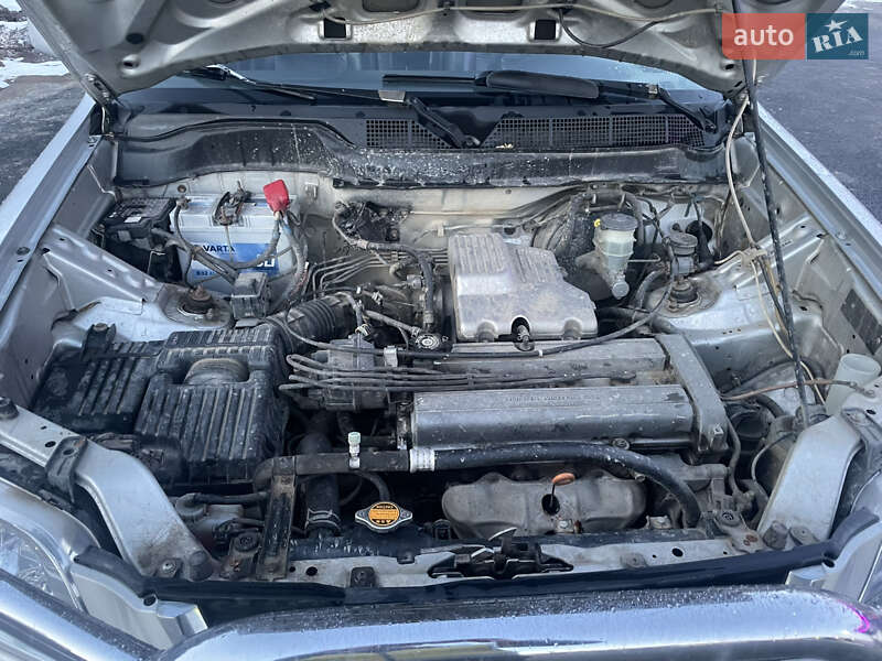 Внедорожник / Кроссовер Honda CR-V 2000 в Яремче