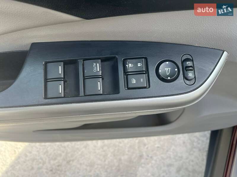 Внедорожник / Кроссовер Honda CR-V 2013 в Хмельницком