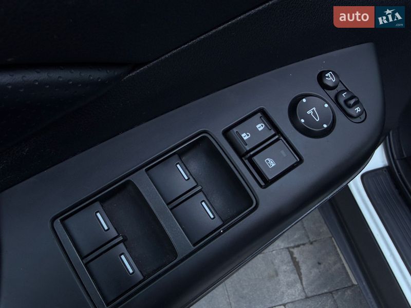 Внедорожник / Кроссовер Honda CR-V 2014 в Дрогобыче фото 35 Внедорожник / Кроссовер Honda CR-V 2014 в Дрогобыче