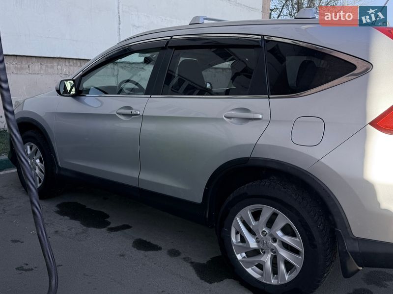Позашляховик / Кросовер Honda CR-V 2015 в Києві
