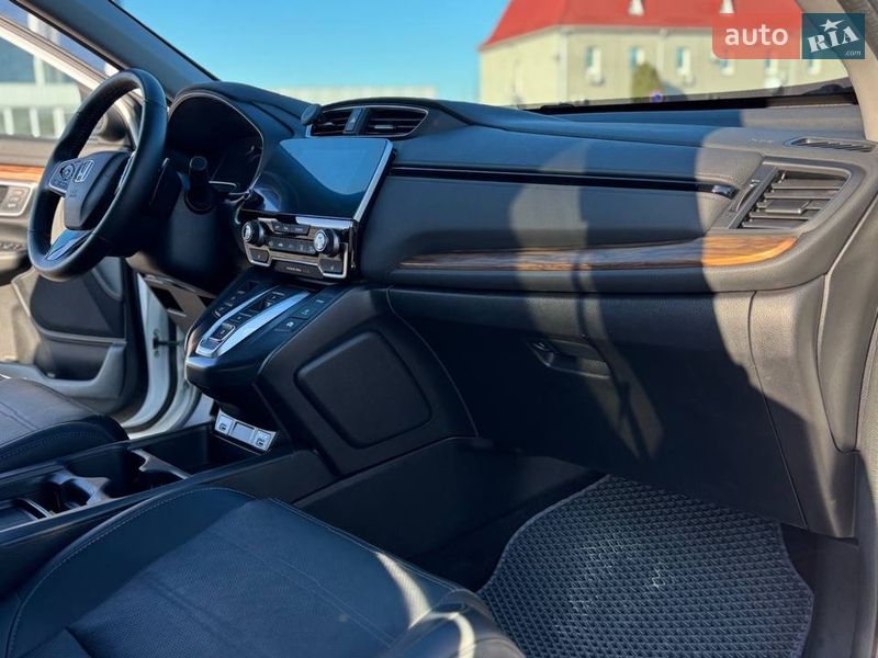 Внедорожник / Кроссовер Honda CR-V 2021 в Киеве
