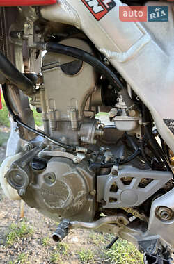 Мотоцикл Кросс Honda CRF 250R 2005 в 