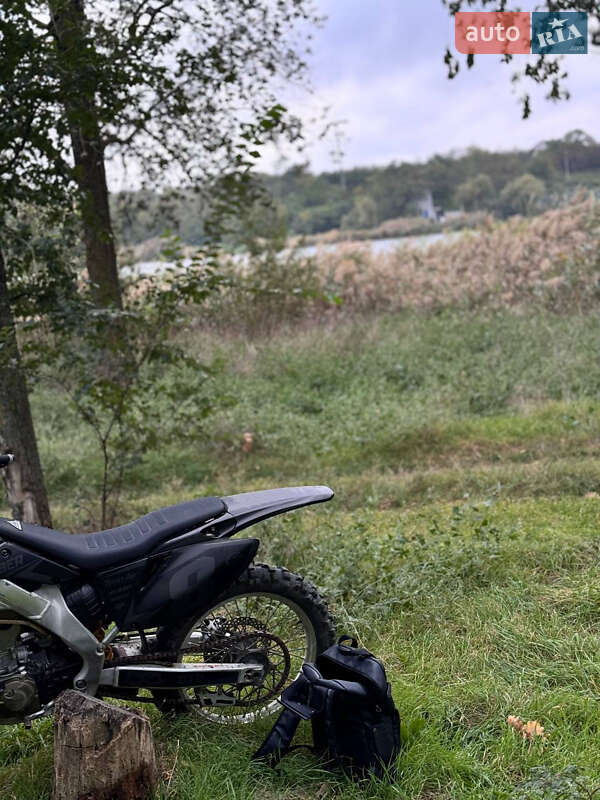 Мотоцикл Кросс Honda CRF 250R 2009 в Авангарде