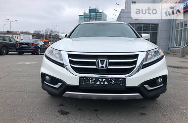 Позашляховик / Кросовер Honda Crosstour 2013 в 