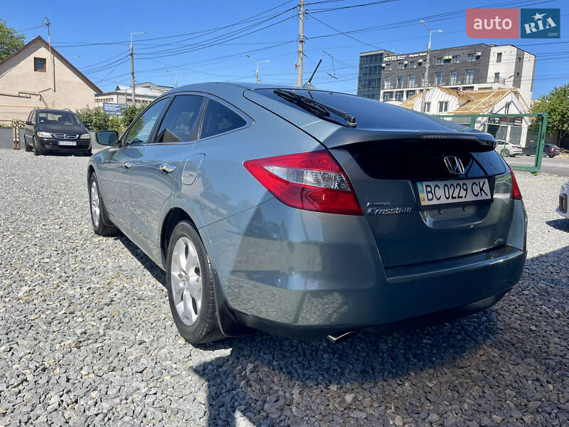 Позашляховик / Кросовер Honda Crosstour 2010 в Чернівцях