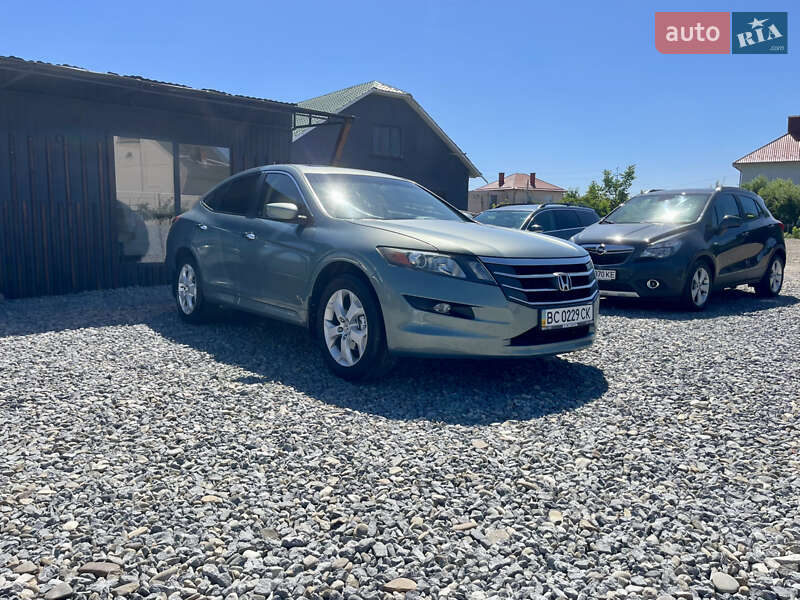 Позашляховик / Кросовер Honda Crosstour 2010 в Чернівцях