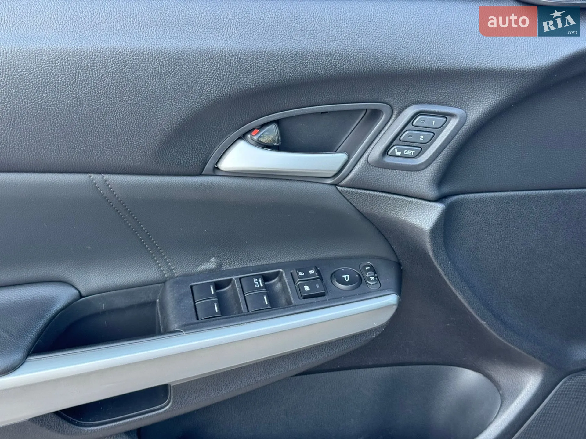 2014 Honda Crosstour - мініатюра 28
