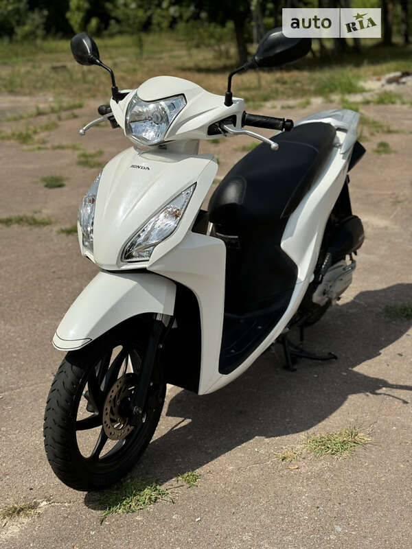 Скутер Honda Dio 110 JF58 2015 в Сновске