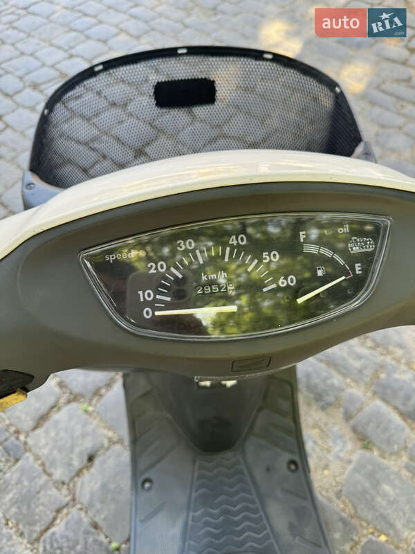 Скутер Honda Dio AF-34 2004 в Хотині