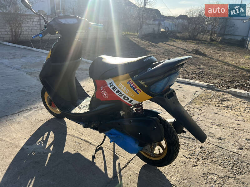 Мопеди Honda Dio AF-35 2004 в Вознесенську