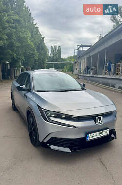 Седан Honda e:NP2 2024 в 