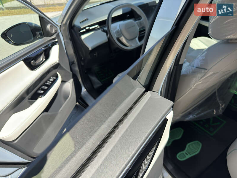 Внедорожник / Кроссовер Honda e:NP2 2025 в Ивано-Франковске