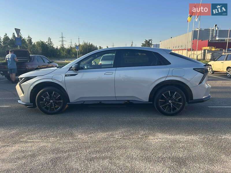 Внедорожник / Кроссовер Honda e:NS2 2024 в Малине