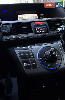 Минивэн Honda Elysion 2011 в 