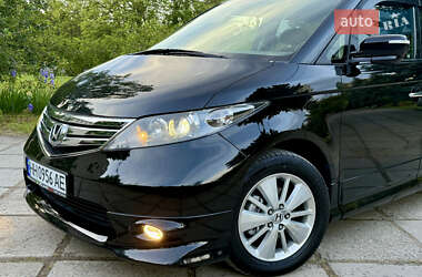 Минивэн Honda Elysion 2012 в 