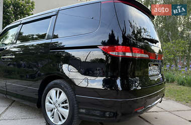 Минивэн Honda Elysion 2012 в 