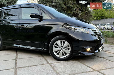 Минивэн Honda Elysion 2012 в 