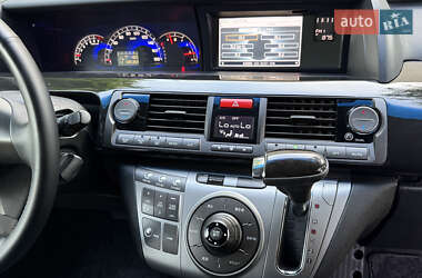 Минивэн Honda Elysion 2012 в 