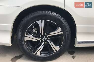 Минивэн Honda Elysion 2012 в 