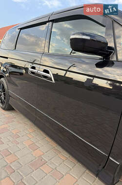 Минивэн Honda Elysion 2012 в 