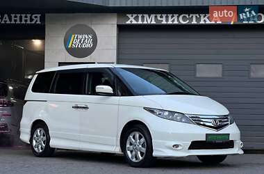 Минивэн Honda Elysion 2011 в 