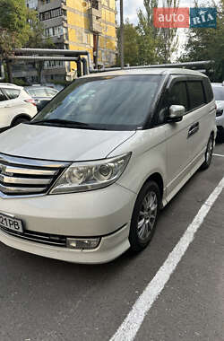 Минивэн Honda Elysion 2011 в 