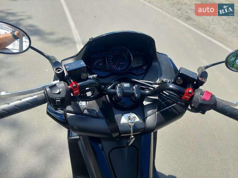 Макси-скутер Honda Faze 250 2011 в Малине