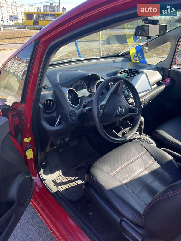 Хэтчбек Honda Fit 2012 в Киеве