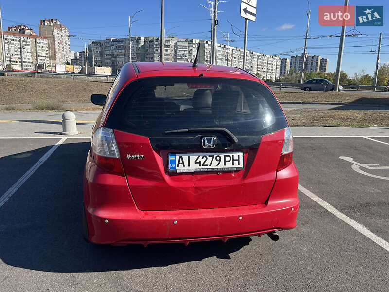 Хэтчбек Honda Fit 2012 в Киеве