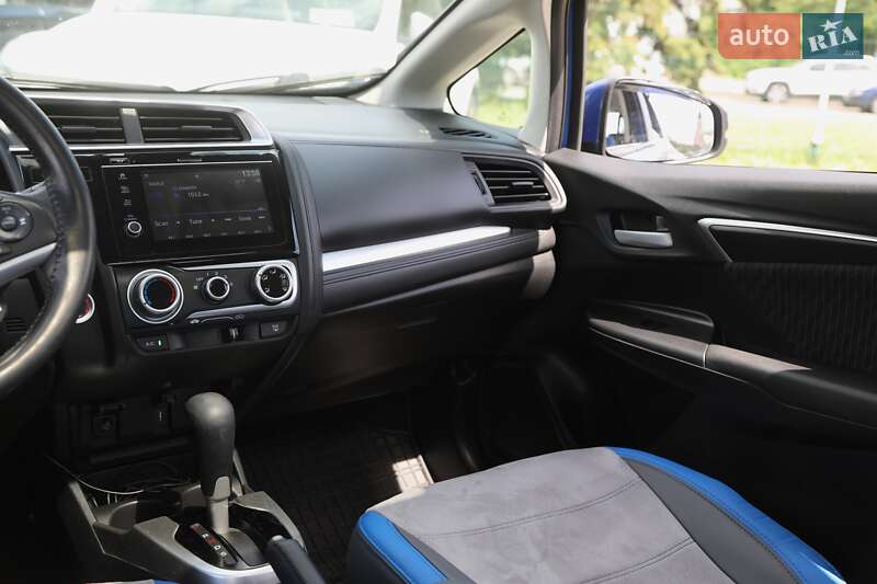 Хэтчбек Honda Fit 2017 в Харькове