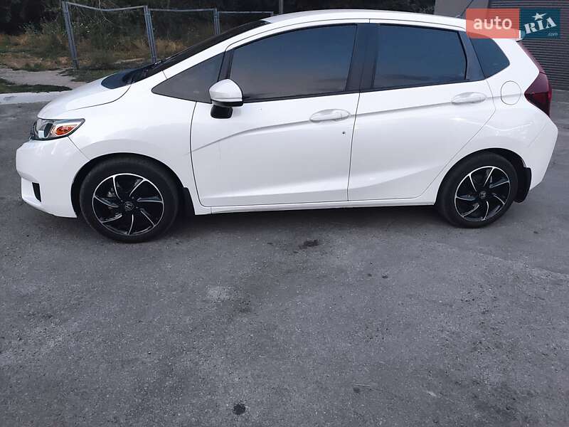Хэтчбек Honda Fit 2015 в Днепре