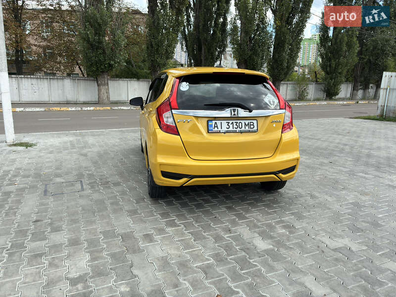 Хэтчбек Honda Fit 2017 в Киеве