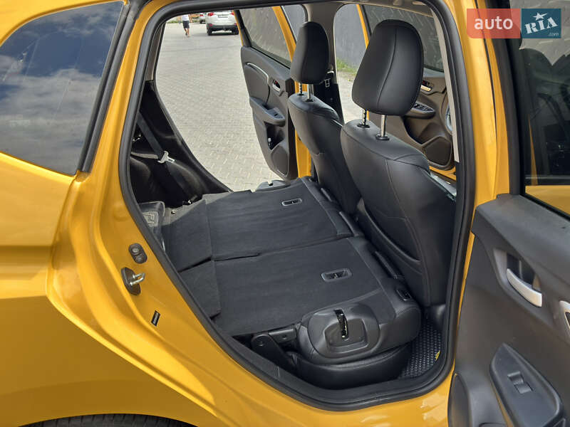 Хэтчбек Honda Fit 2017 в Киеве