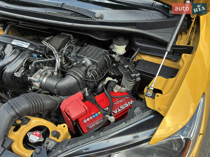 Хэтчбек Honda Fit 2017 в Киеве