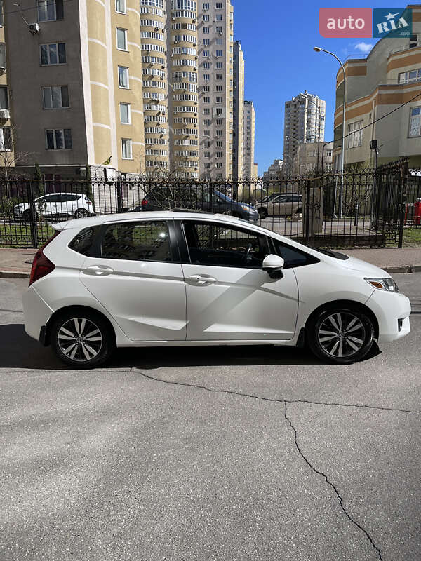 Хэтчбек Honda Fit 2016 в Киеве
