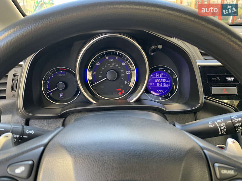 Хэтчбек Honda Fit 2016 в Киеве