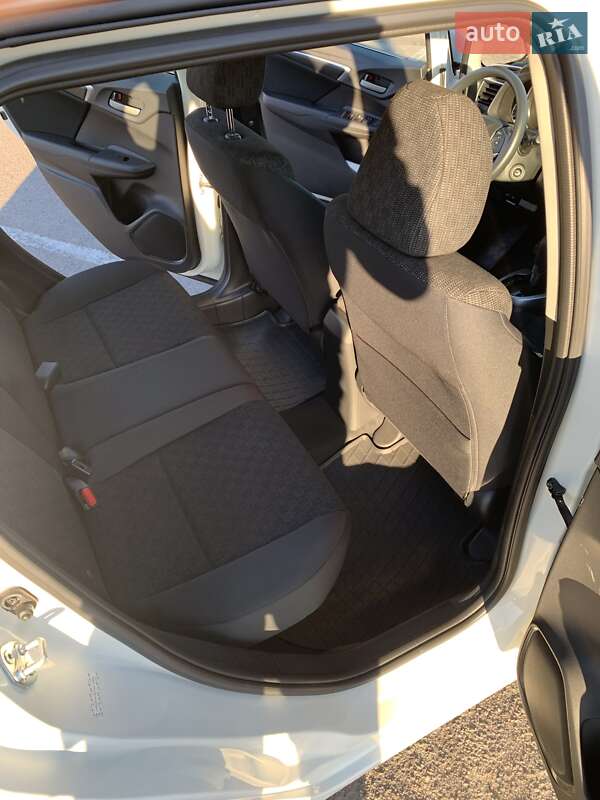 Хэтчбек Honda Fit 2016 в Луцке фото 16 Хэтчбек Honda Fit 2016 в Луцке